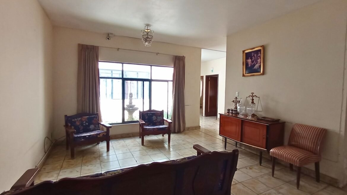 CASA EN VENTA EN FRACCIONAMIENTO MODELO | SALA