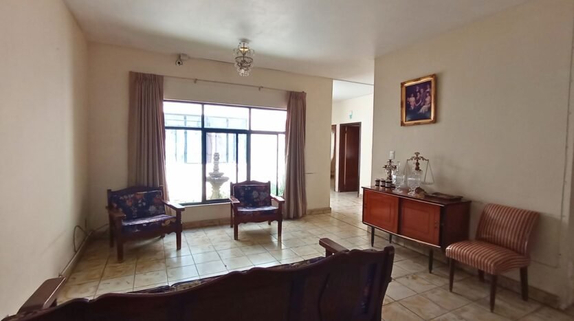 CASA EN VENTA EN FRACCIONAMIENTO MODELO | SALA