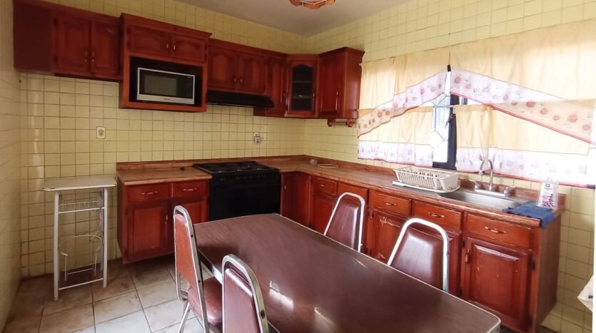 CASA EN VENTA EN FRACCIONAMIENTO MODELO COCINA