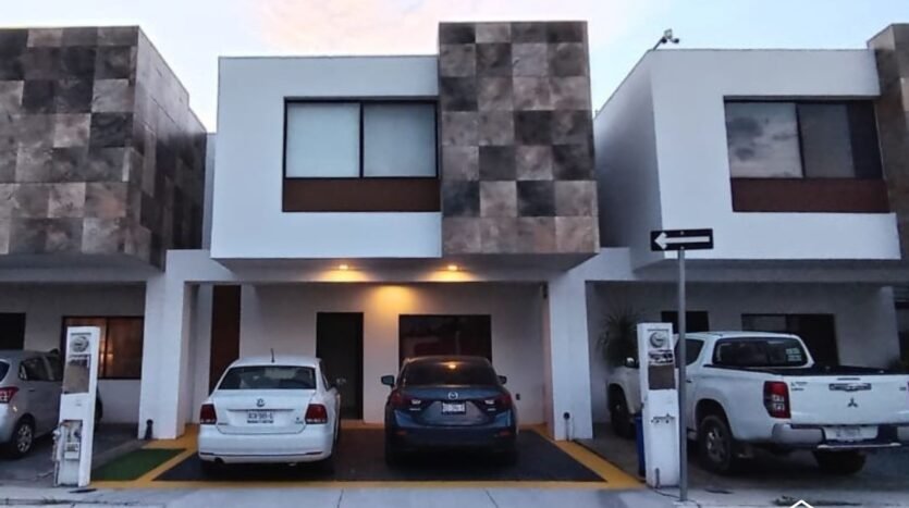 CASA AMUEBLADA EN RENTA